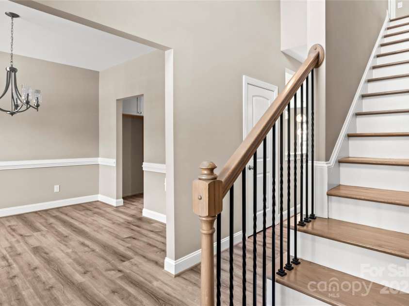 2858 Eland Drive, Winston Salem, NC 27127.  MLS# CAR4316163, YatesRealty ID 239. 