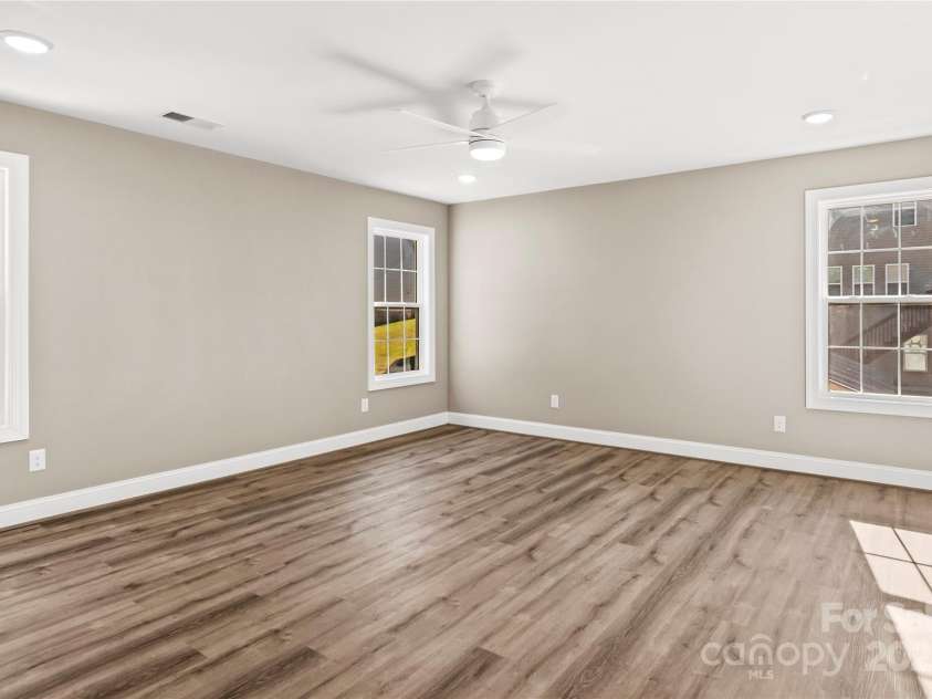 2858 Eland Drive, Winston Salem, NC 27127.  MLS# CAR4316163, YatesRealty ID 239. 
