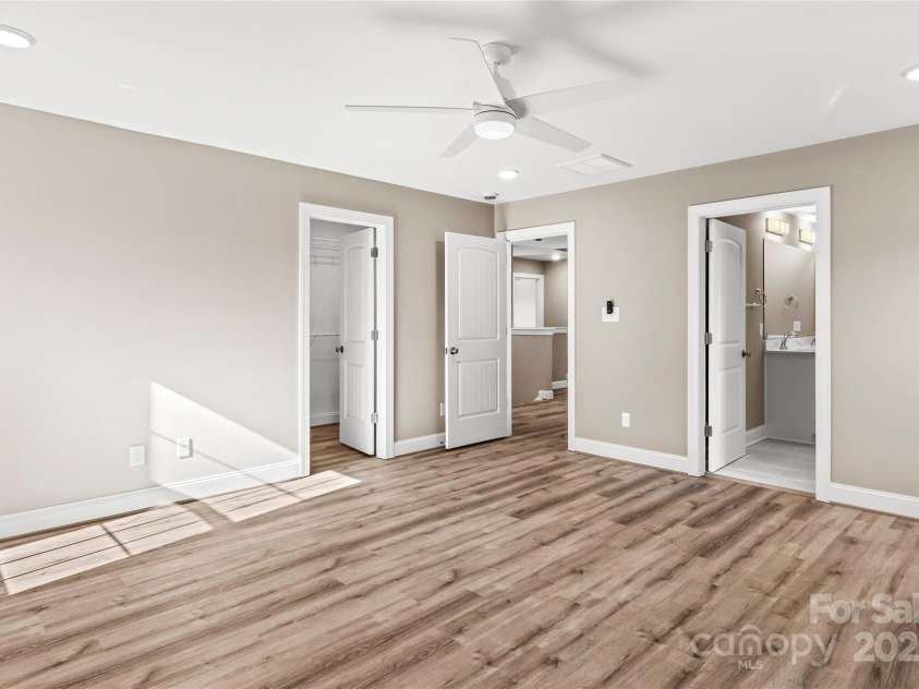 2858 Eland Drive, Winston Salem, NC 27127.  MLS# CAR4316163, YatesRealty ID 239. 