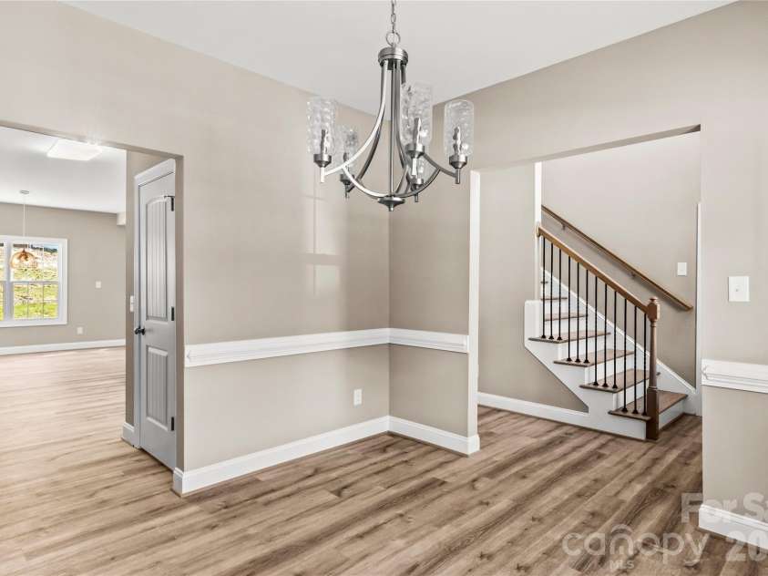 2858 Eland Drive, Winston Salem, NC 27127.  MLS# CAR4316163, YatesRealty ID 239. 