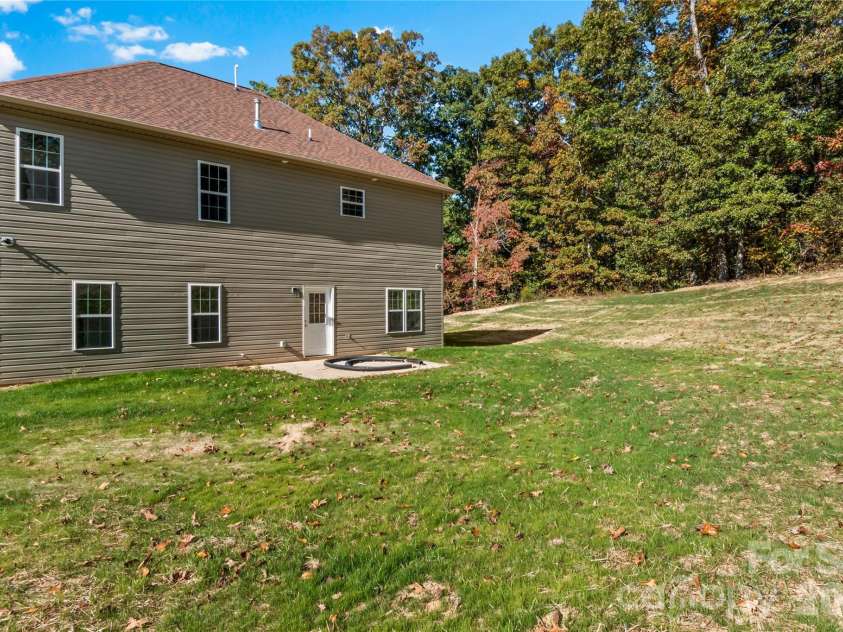 2858 Eland Drive, Winston Salem, NC 27127.  MLS# CAR4316163, YatesRealty ID 239. 