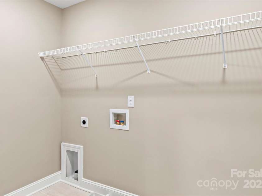 2858 Eland Drive, Winston Salem, NC 27127.  MLS# CAR4316163, YatesRealty ID 239. Laundry