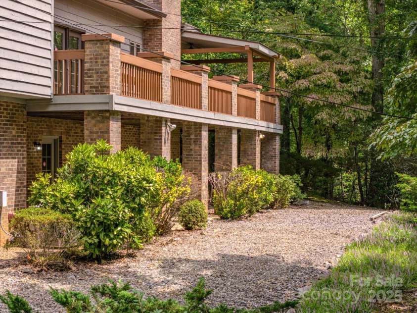 452 Cragmont Road, Black Mountain, NC 28711.  MLS# CAR4299091, YatesRealty ID 239. 