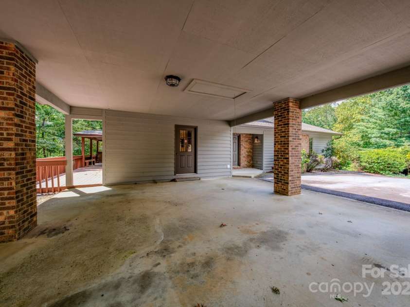 452 Cragmont Road, Black Mountain, NC 28711.  MLS# CAR4299091, YatesRealty ID 239. 