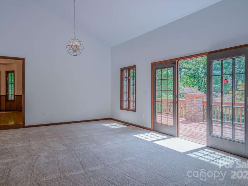 452 Cragmont Road, Black Mountain, NC 28711.  MLS# CAR4299091, YatesRealty ID 239. 