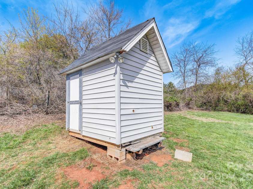 6 & 10 Lands End Drive, Candler, NC 28715.  MLS# CAR4242356, YatesRealty ID 239. 