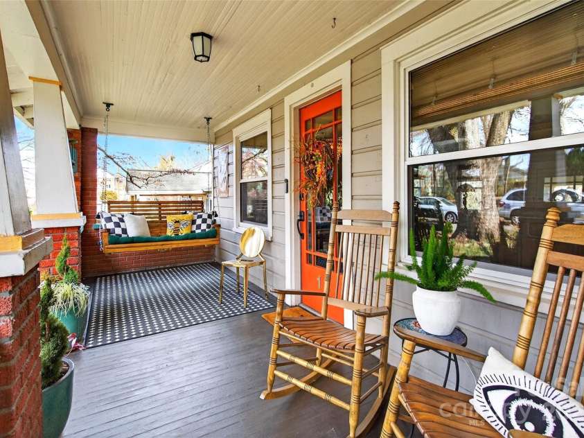 18 Princeton Drive, Asheville, NC 28806.  MLS# CAR4322328, YatesRealty ID 2390. 