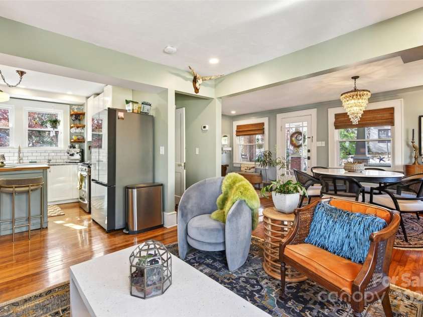 18 Princeton Drive, Asheville, NC 28806.  MLS# CAR4322328, YatesRealty ID 2390. 