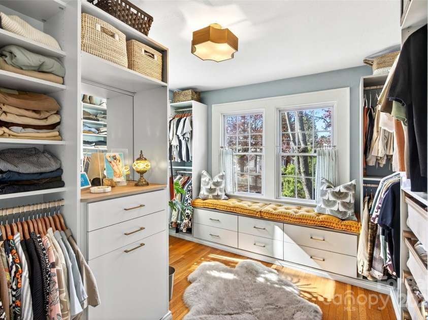 18 Princeton Drive, Asheville, NC 28806.  MLS# CAR4322328, YatesRealty ID 2390. 