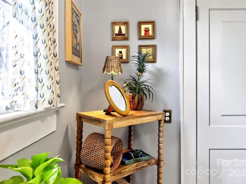 18 Princeton Drive, Asheville, NC 28806.  MLS# CAR4322328, YatesRealty ID 2390. 