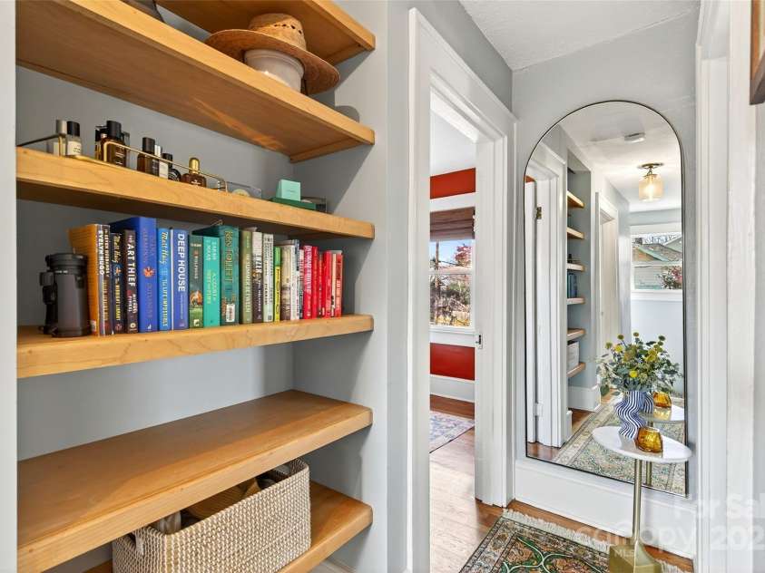 18 Princeton Drive, Asheville, NC 28806.  MLS# CAR4322328, YatesRealty ID 2390. 