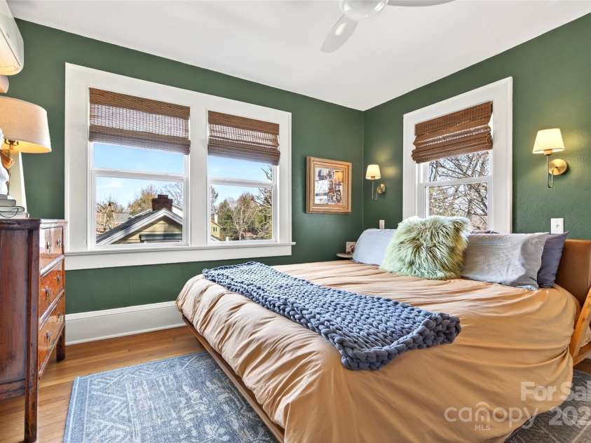 18 Princeton Drive, Asheville, NC 28806.  MLS# CAR4322328, YatesRealty ID 2390. 