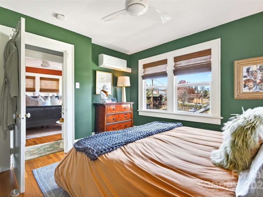 18 Princeton Drive, Asheville, NC 28806.  MLS# CAR4322328, YatesRealty ID 2390. 