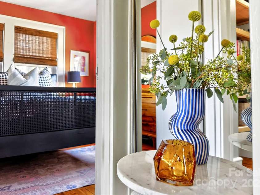 18 Princeton Drive, Asheville, NC 28806.  MLS# CAR4322328, YatesRealty ID 2390. 