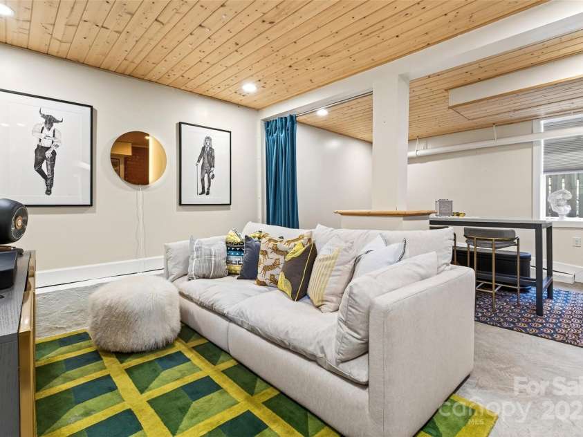 18 Princeton Drive, Asheville, NC 28806.  MLS# CAR4322328, YatesRealty ID 2390. 