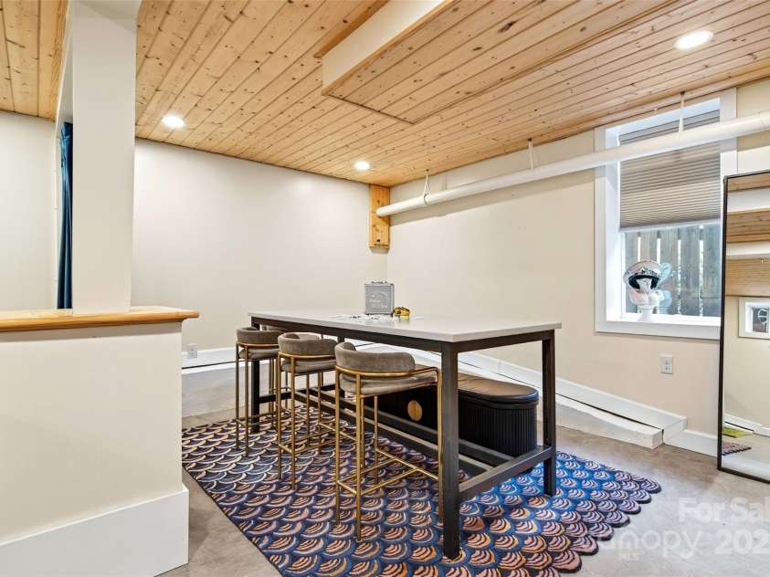 18 Princeton Drive, Asheville, NC 28806.  MLS# CAR4322328, YatesRealty ID 2390. 