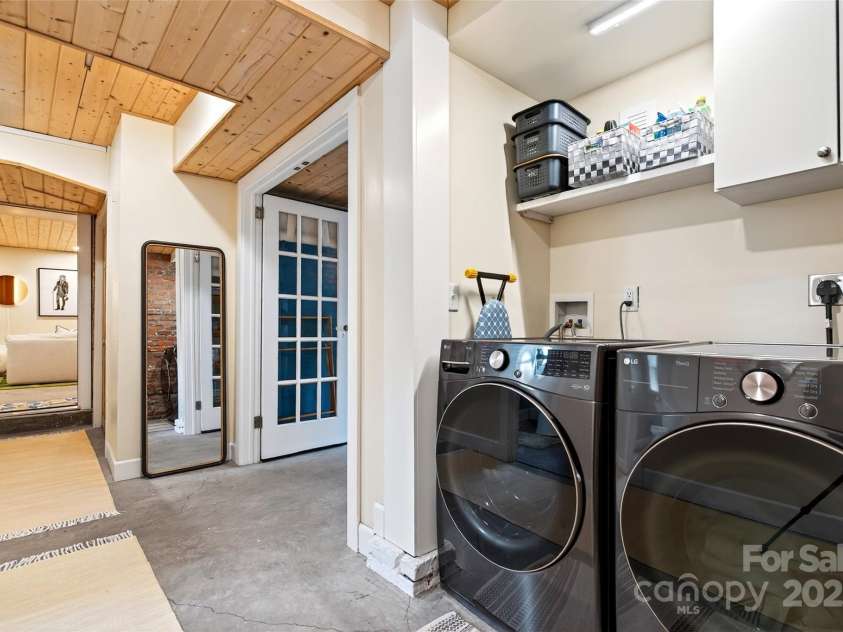 18 Princeton Drive, Asheville, NC 28806.  MLS# CAR4322328, YatesRealty ID 2390. 