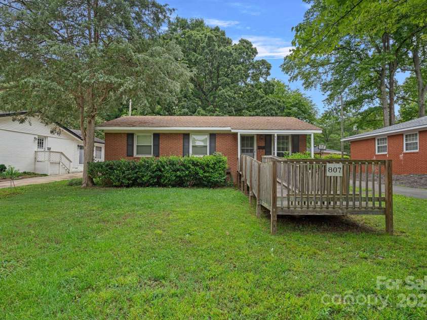 807 Claremont Road, Charlotte, NC 28214.  MLS# CAR4270461, YatesRealty ID 23900. 