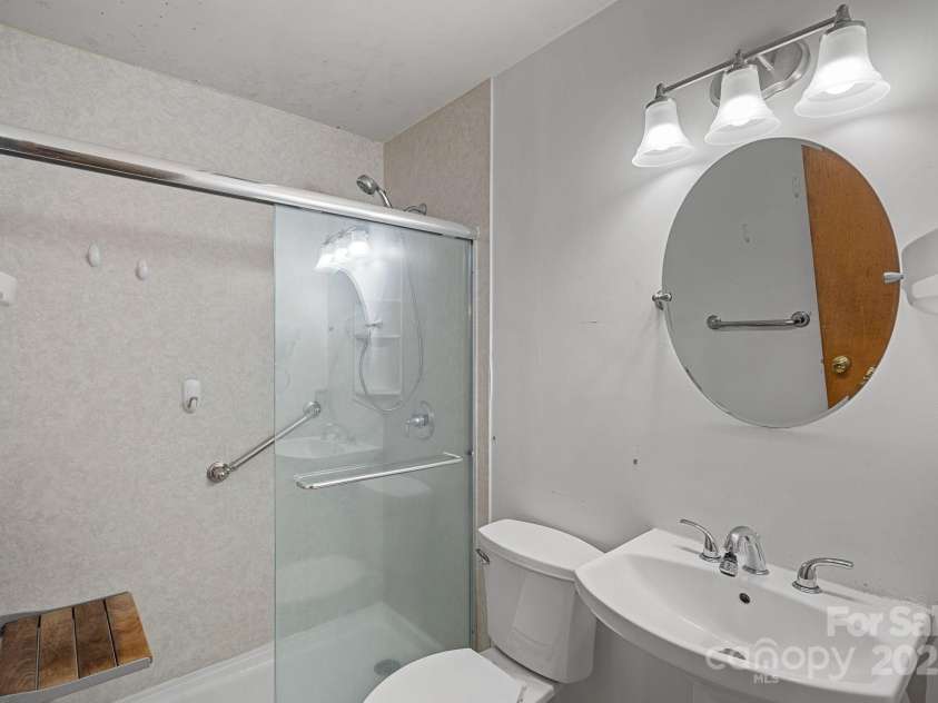 807 Claremont Road, Charlotte, NC 28214.  MLS# CAR4270461, YatesRealty ID 23900. 