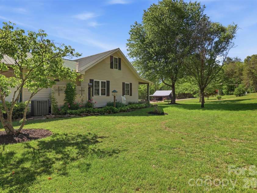 176 + 174 Oak Hollow Road, Union Grove, NC 28689.  MLS# CAR4383053, YatesRealty ID 23901. 