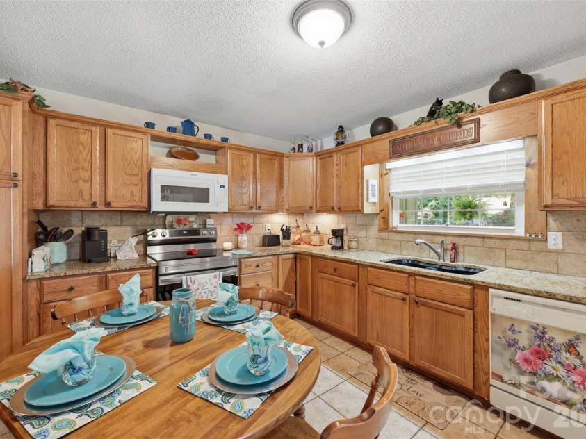 176 + 174 Oak Hollow Road, Union Grove, NC 28689.  MLS# CAR4383053, YatesRealty ID 23901. 