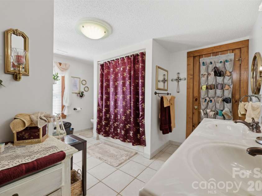 176 + 174 Oak Hollow Road, Union Grove, NC 28689.  MLS# CAR4383053, YatesRealty ID 23901. 