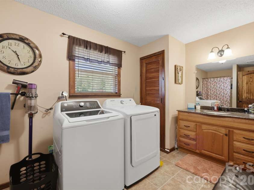 176 + 174 Oak Hollow Road, Union Grove, NC 28689.  MLS# CAR4383053, YatesRealty ID 23901. 
