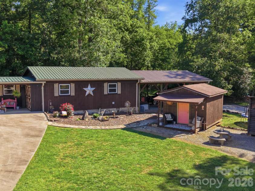 176 + 174 Oak Hollow Road, Union Grove, NC 28689.  MLS# CAR4383053, YatesRealty ID 23901. 