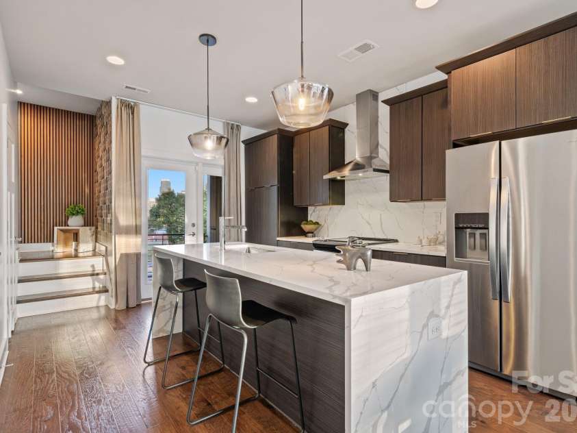 1605 Cannon View Lane, Charlotte, NC 28208.  MLS# CAR4364841, YatesRealty ID 23902. Kitchen.