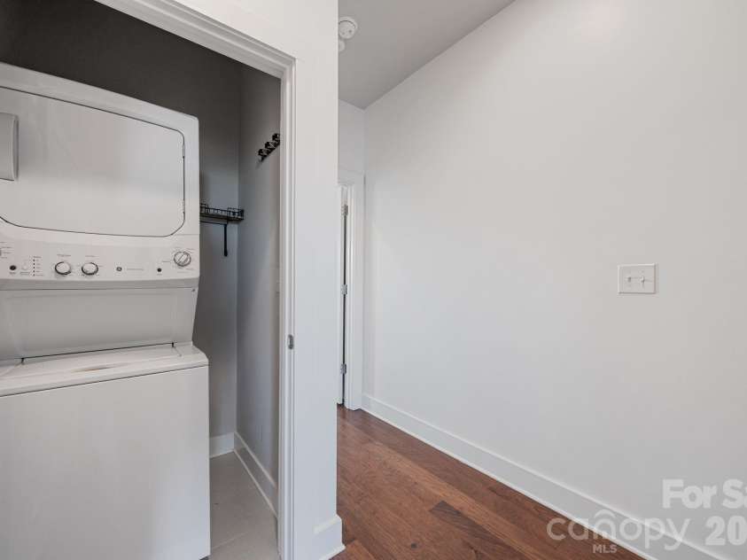1605 Cannon View Lane, Charlotte, NC 28208.  MLS# CAR4364841, YatesRealty ID 23902. Laundry closet.
