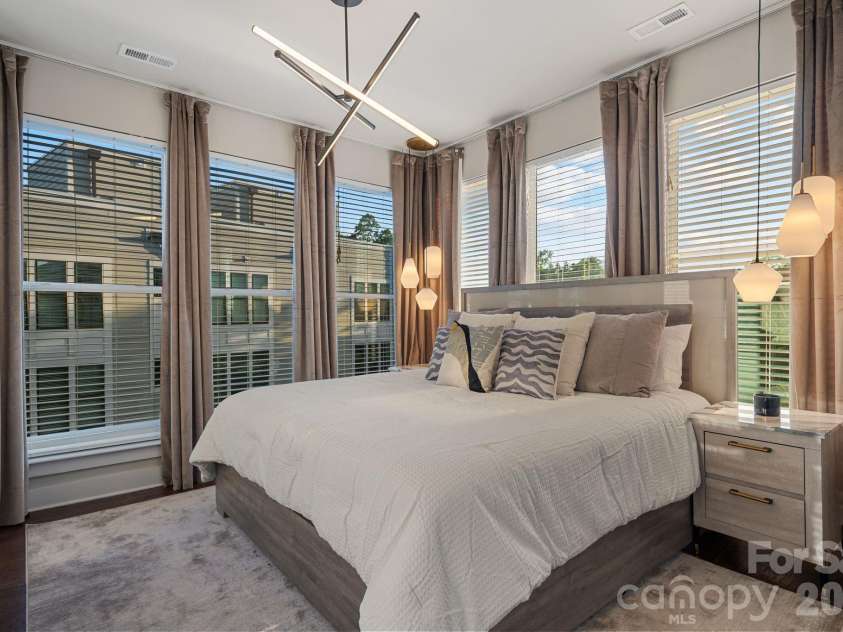 1605 Cannon View Lane, Charlotte, NC 28208.  MLS# CAR4364841, YatesRealty ID 23902. Primary bedroom.