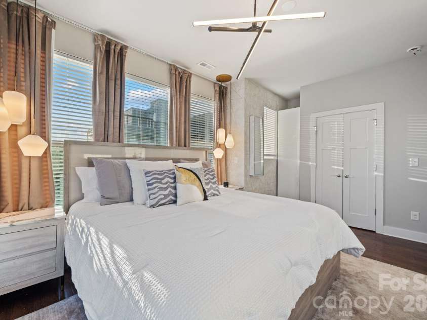 1605 Cannon View Lane, Charlotte, NC 28208.  MLS# CAR4364841, YatesRealty ID 23902. Primary bedroom.
