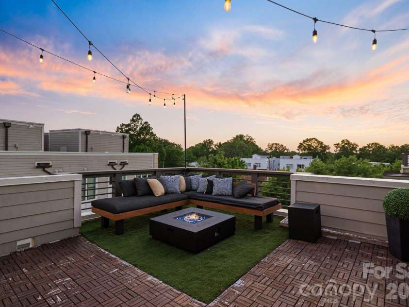 1605 Cannon View Lane, Charlotte, NC 28208.  MLS# CAR4364841, YatesRealty ID 23902. Rooftop patio.