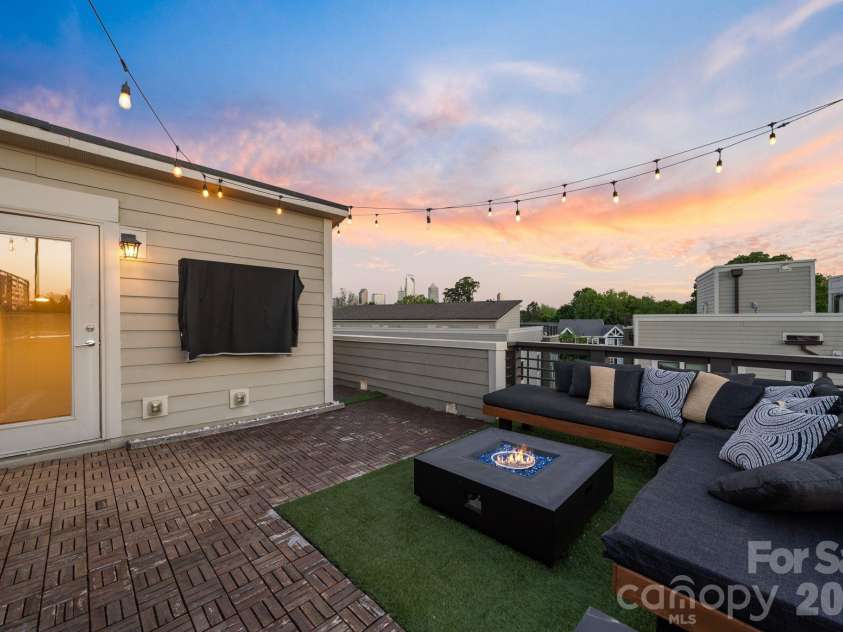 1605 Cannon View Lane, Charlotte, NC 28208.  MLS# CAR4364841, YatesRealty ID 23902. Rooftop patio.
