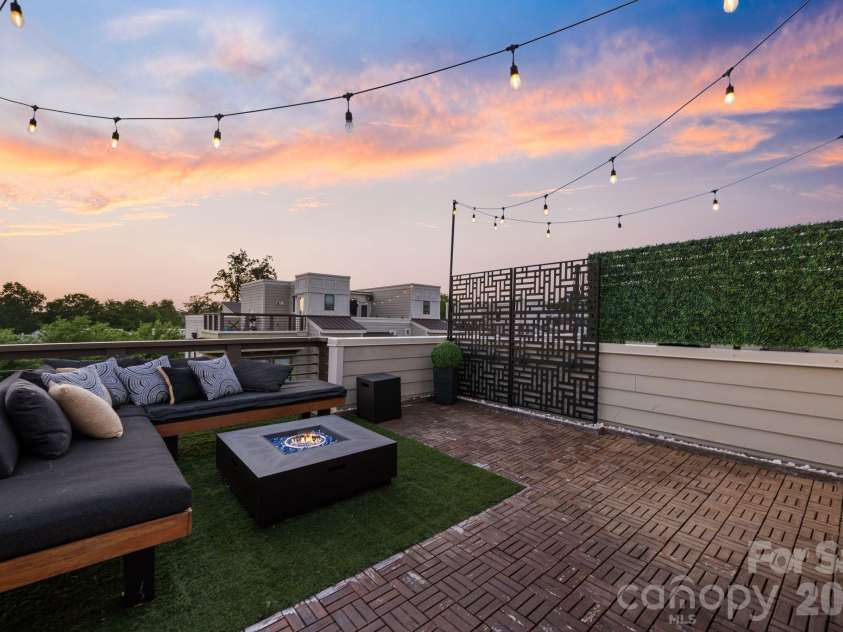 1605 Cannon View Lane, Charlotte, NC 28208.  MLS# CAR4364841, YatesRealty ID 23902. Rooftop patio.