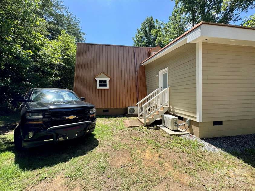 282 Calhoun Trail, Rutherfordton, NC 28139.  MLS# CAR4272735, YatesRealty ID 23902. 