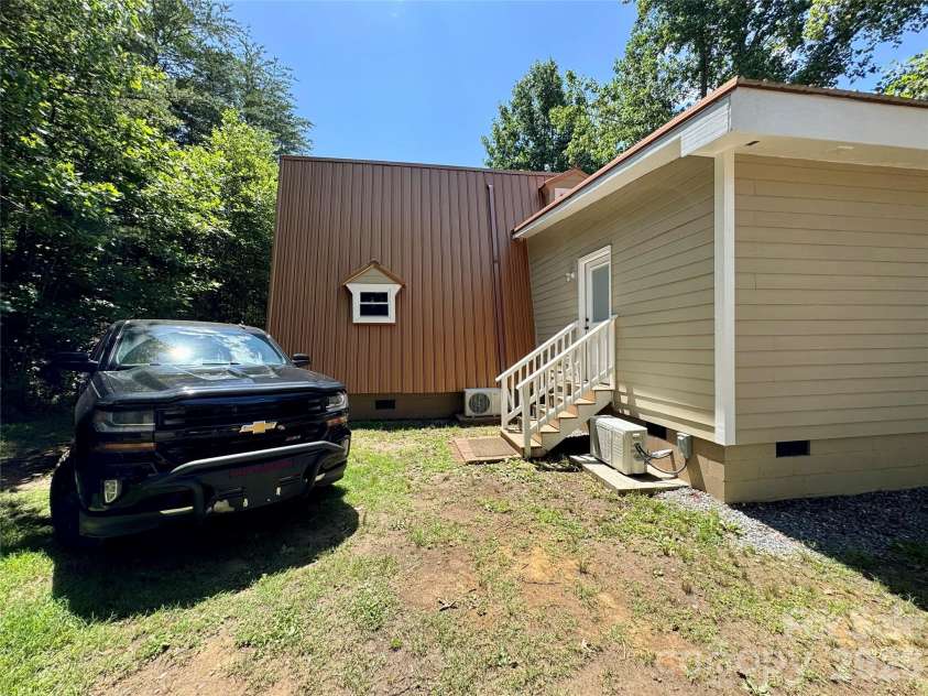 282 Calhoun Trail, Rutherfordton, NC 28139.  MLS# CAR4272735, YatesRealty ID 23902. 