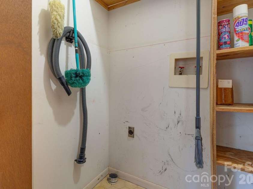 216 Pickens Road, Weaverville, NC 28787.  MLS# CAR4401446, YatesRealty ID 23904. 