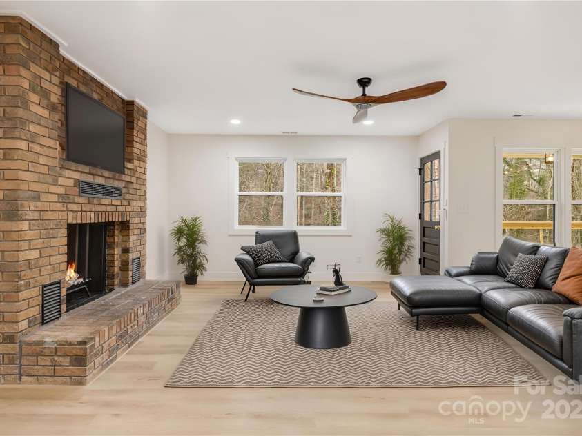 7 Angus Lane, Asheville, NC 28805.  MLS# CAR4306451, YatesRealty ID 23904. Virtual staging