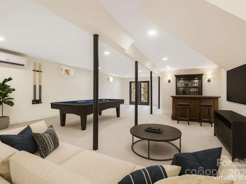 7 Angus Lane, Asheville, NC 28805.  MLS# CAR4322470, YatesRealty ID 23904. Virtual staging