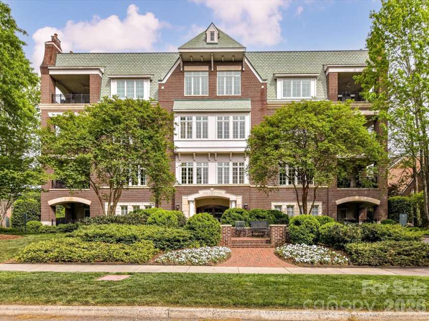 2223 Croydon Road, Charlotte, NC 28207.  MLS# CAR4368719, YatesRealty ID 23905. 
