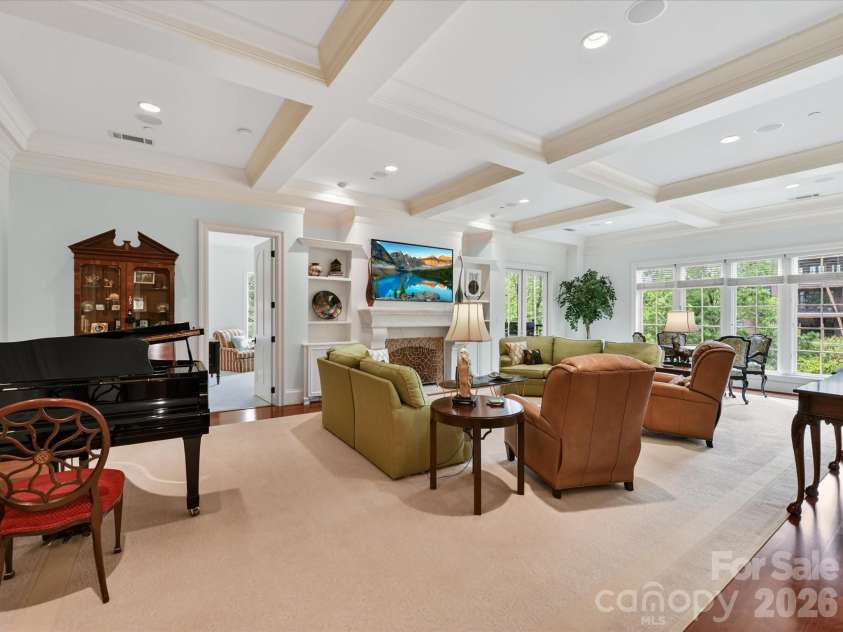 2223 Croydon Road, Charlotte, NC 28207.  MLS# CAR4368719, YatesRealty ID 23905. 