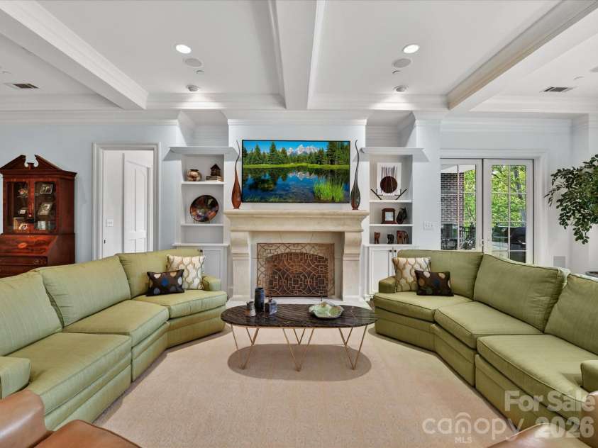 2223 Croydon Road, Charlotte, NC 28207.  MLS# CAR4368719, YatesRealty ID 23905. 