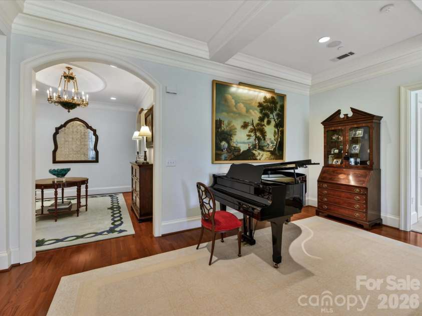 2223 Croydon Road, Charlotte, NC 28207.  MLS# CAR4368719, YatesRealty ID 23905. 