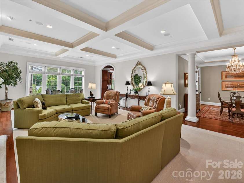 2223 Croydon Road, Charlotte, NC 28207.  MLS# CAR4368719, YatesRealty ID 23905. 