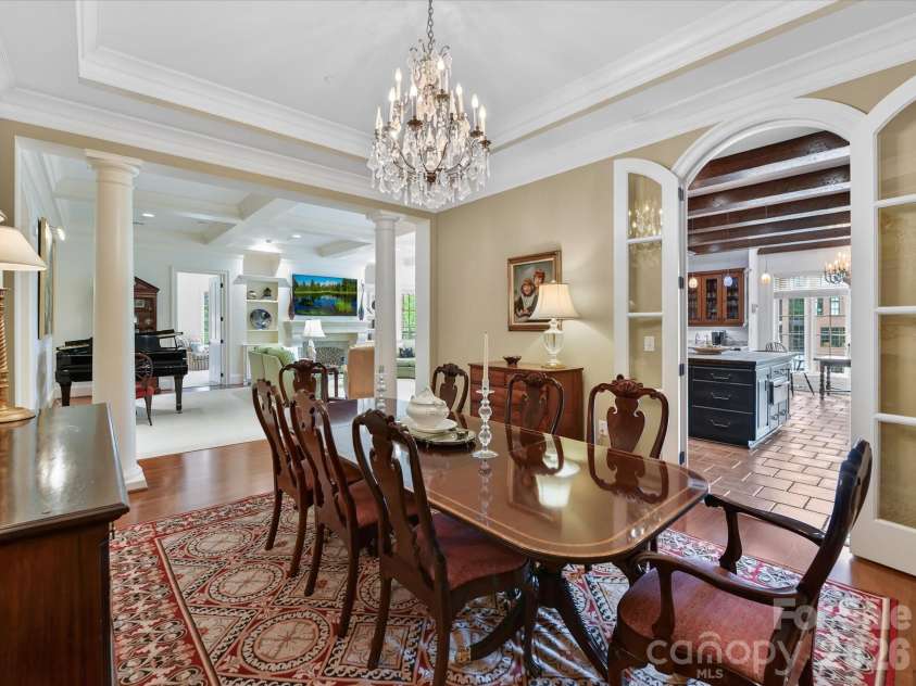 2223 Croydon Road, Charlotte, NC 28207.  MLS# CAR4368719, YatesRealty ID 23905. 