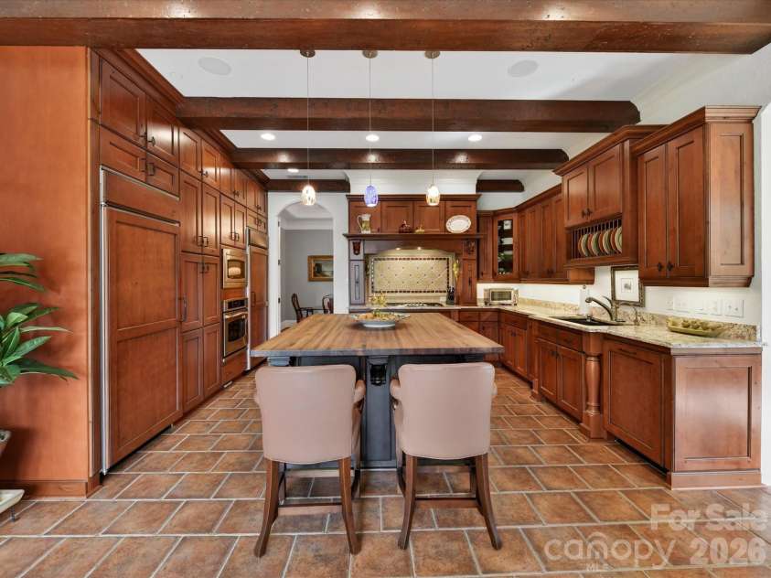2223 Croydon Road, Charlotte, NC 28207.  MLS# CAR4368719, YatesRealty ID 23905. 