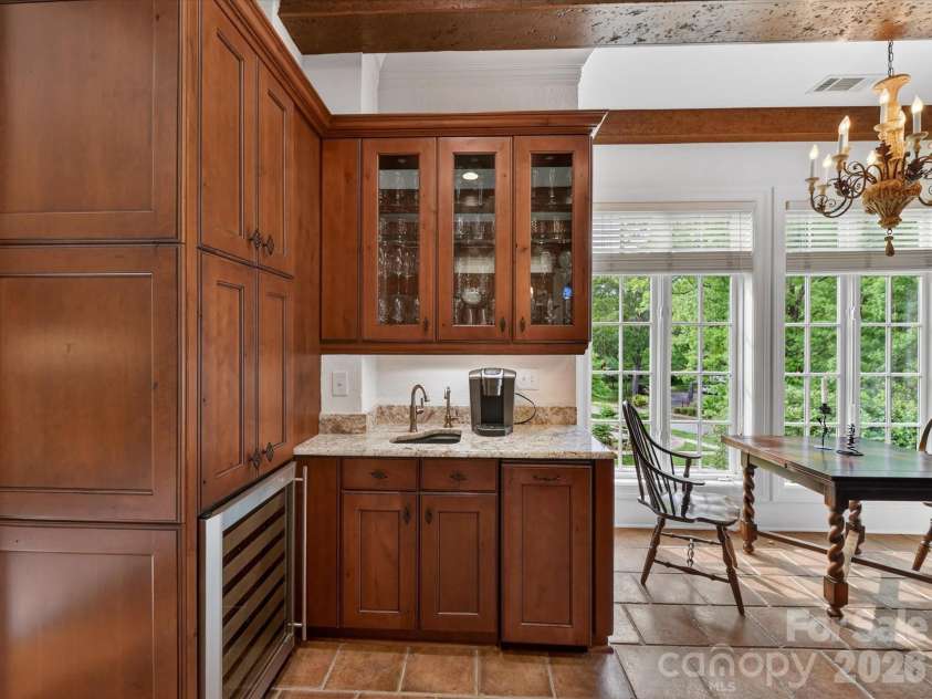 2223 Croydon Road, Charlotte, NC 28207.  MLS# CAR4368719, YatesRealty ID 23905. 