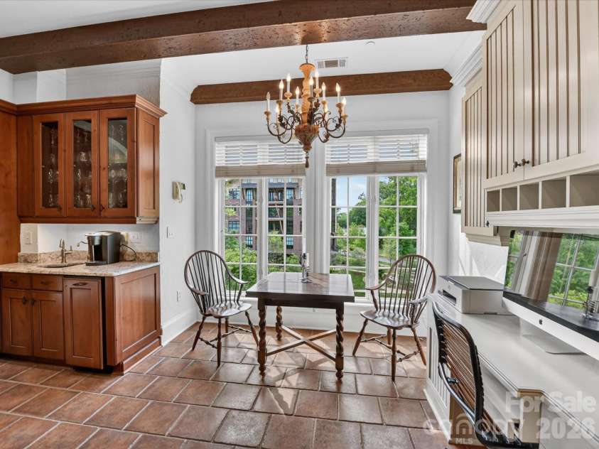 2223 Croydon Road, Charlotte, NC 28207.  MLS# CAR4368719, YatesRealty ID 23905. 