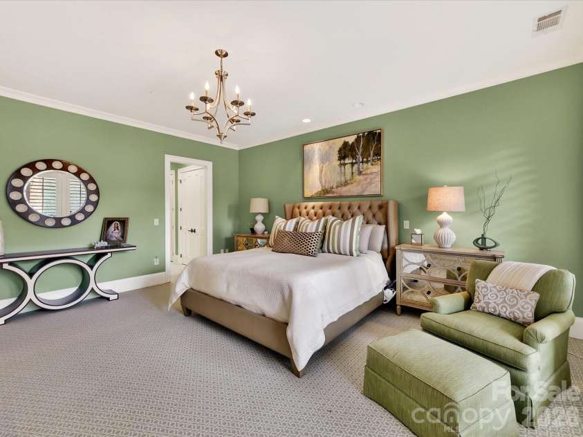 2223 Croydon Road, Charlotte, NC 28207.  MLS# CAR4368719, YatesRealty ID 23905. 